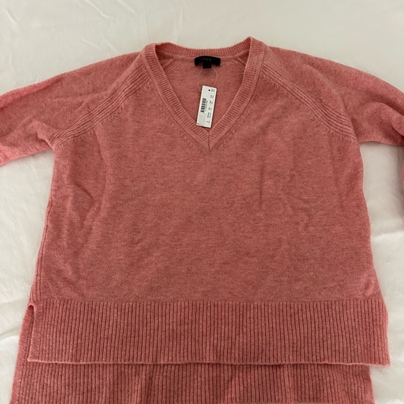 J. Crew Supersoft Yarn V-Neck Sweater NWT - Picture 5 of 6